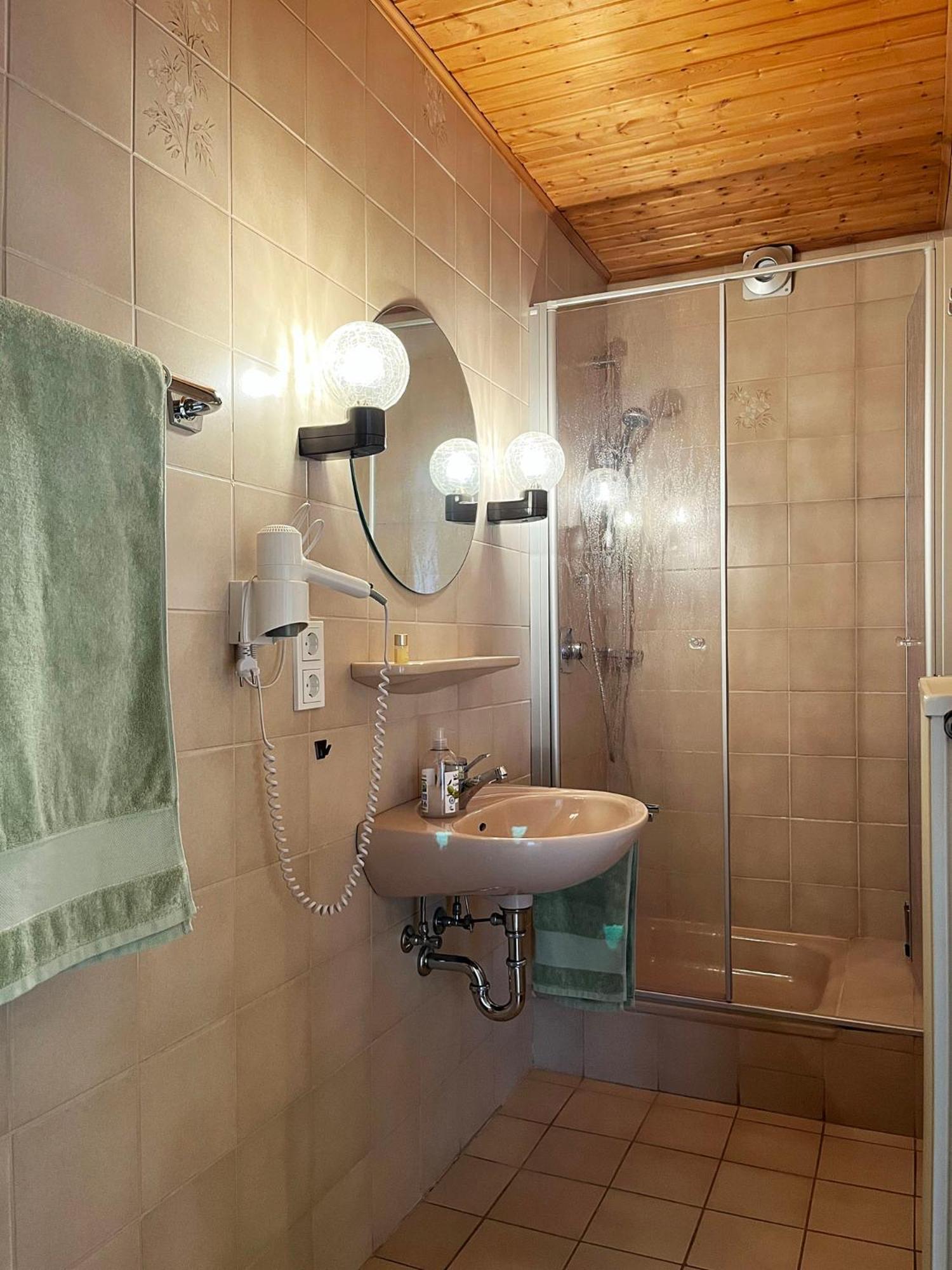 Pension 1595 Im Weingut Botzet Maring-Noviand Exteriér fotografie